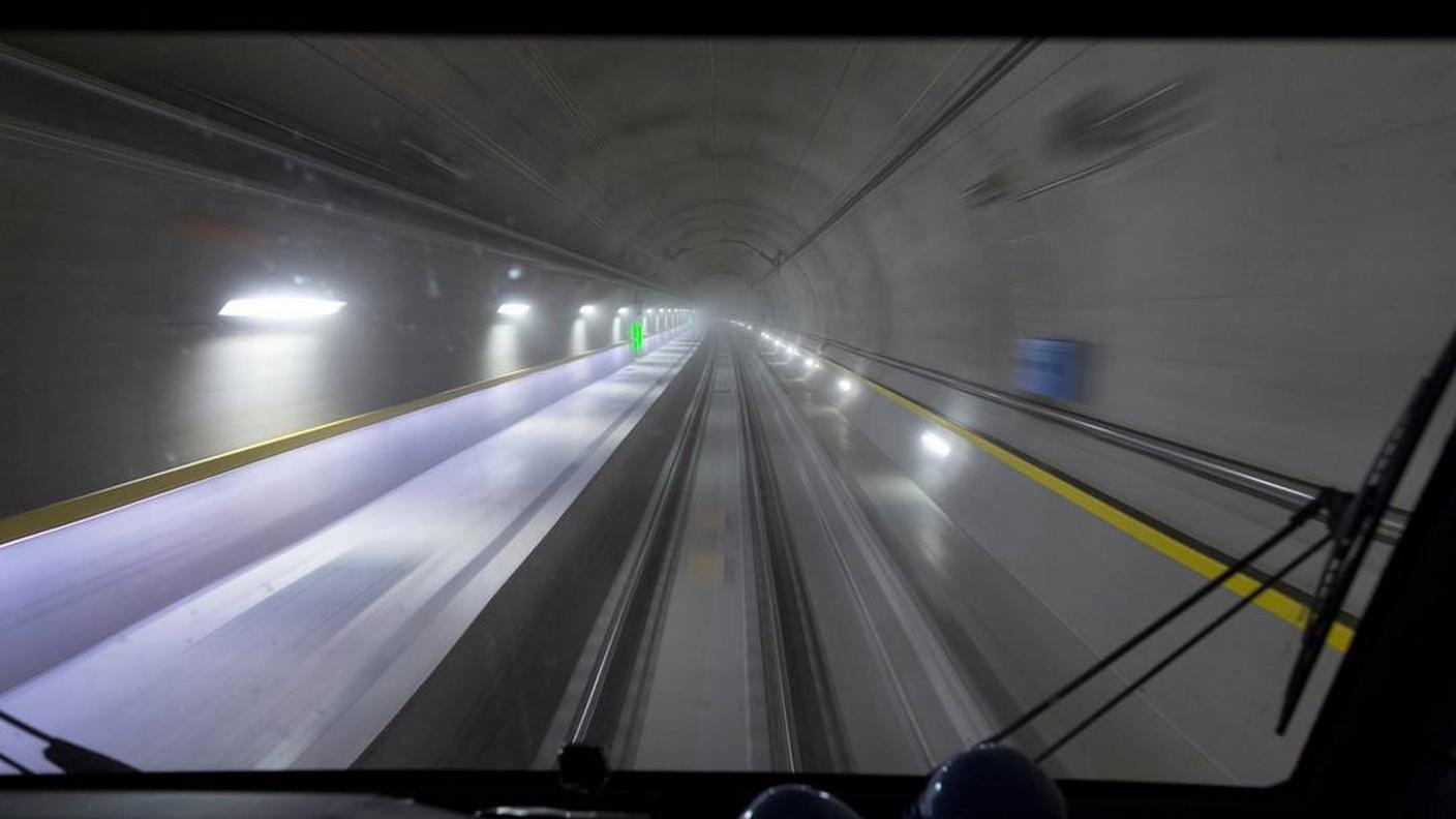 L'inconveniente ha imposto la deviazione sulla tratta panoramica dei treni da Zurigo a Lugano e da Lugano a Zurigo