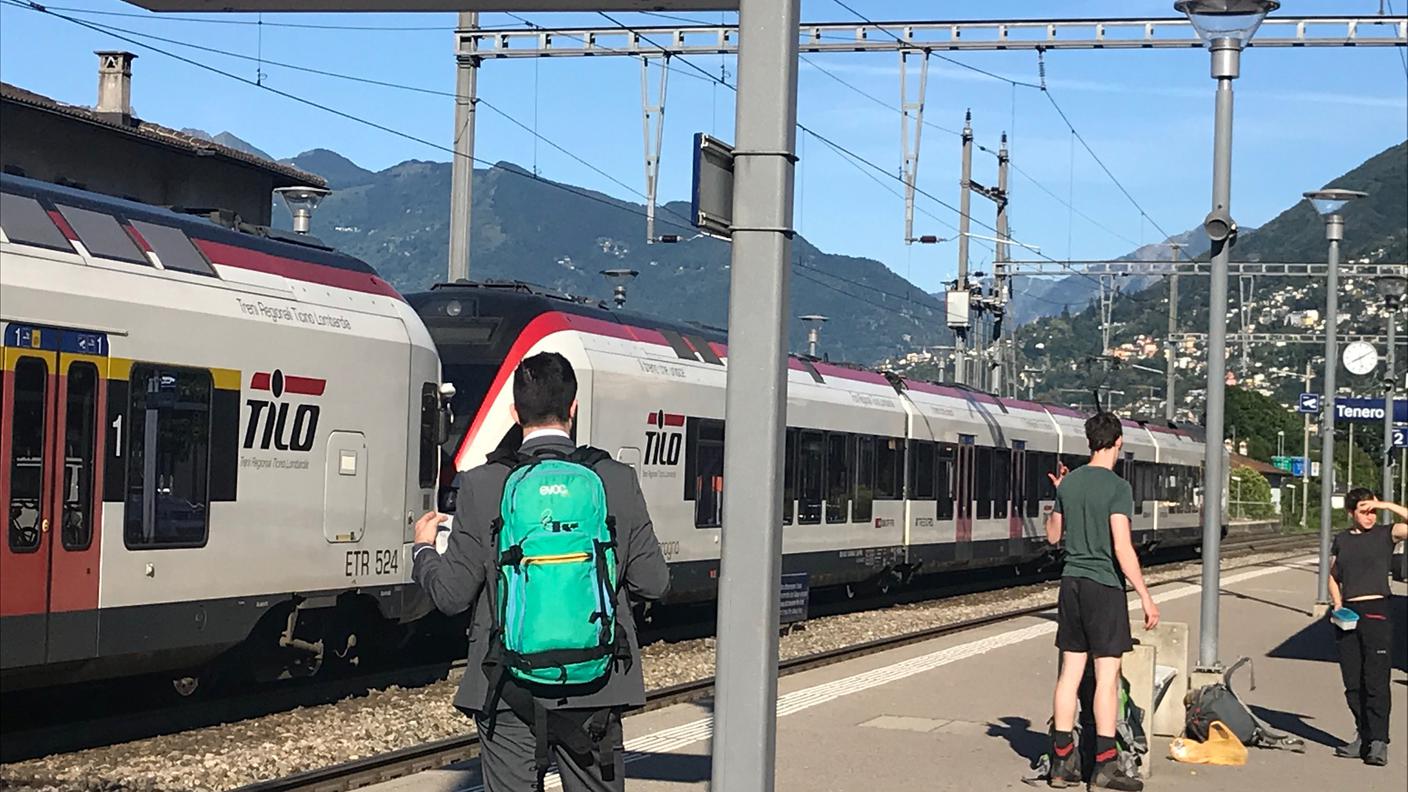Treni fermi a Tenero