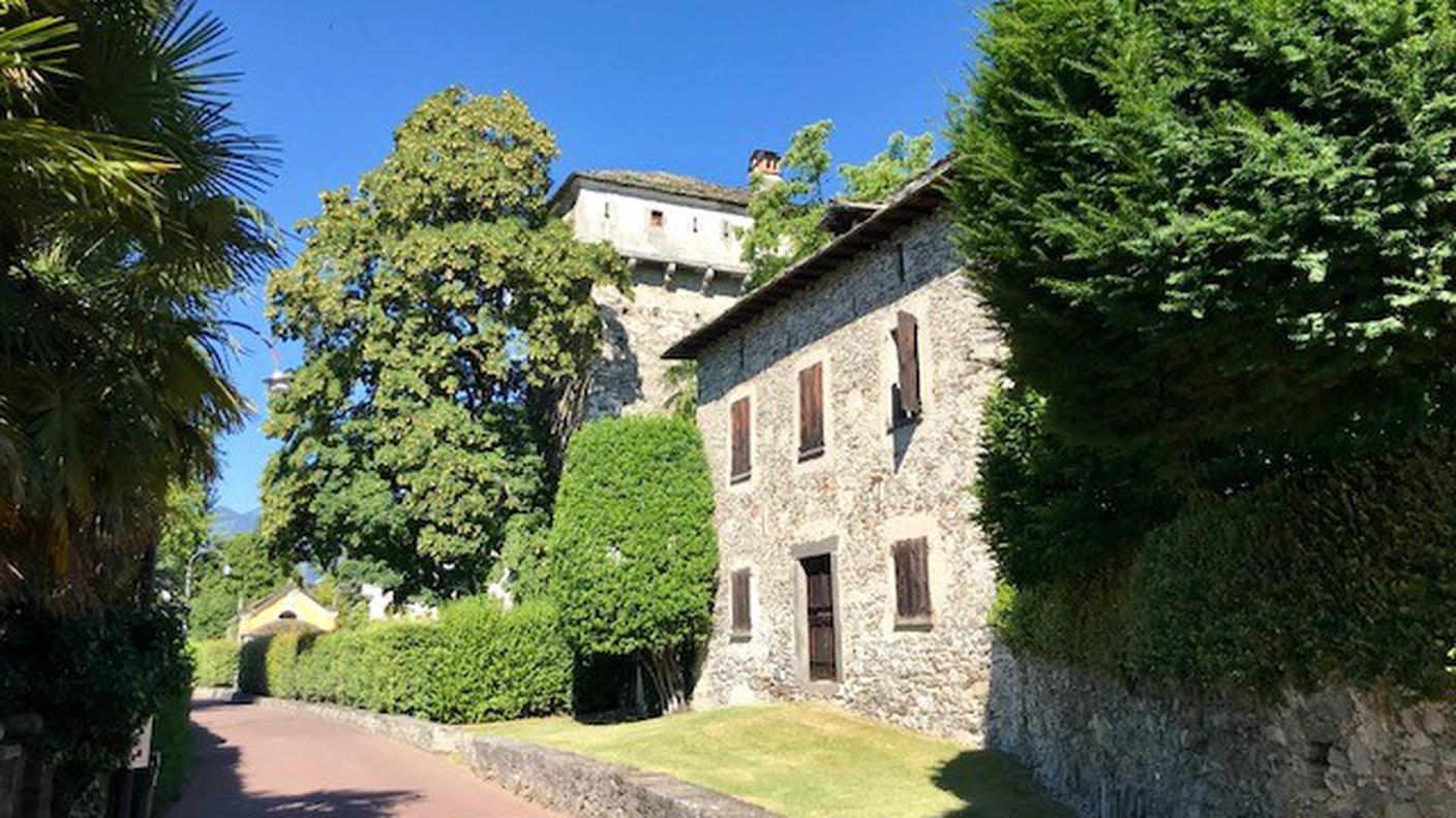 Storica fortezza sulle rive del Verbano