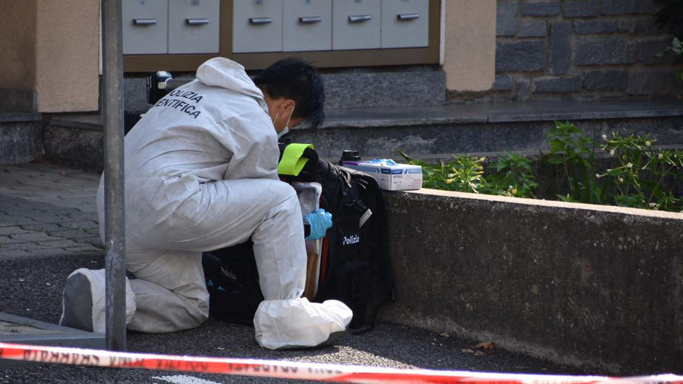 Gli agenti della scientifica a lavoro