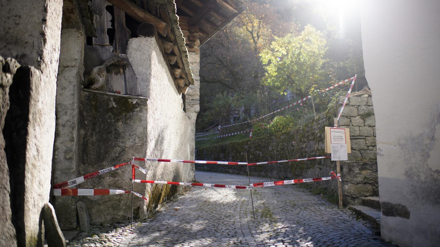 Una stradina bloccata nel 2017 a seguito della gigantesca frana