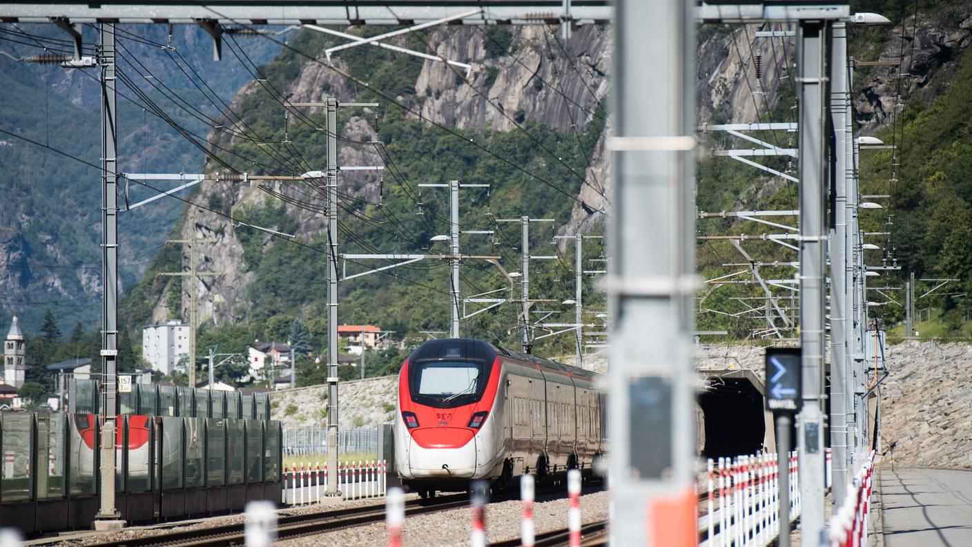 Buona parte del traffico deviato sulla linea panoramica.jpg