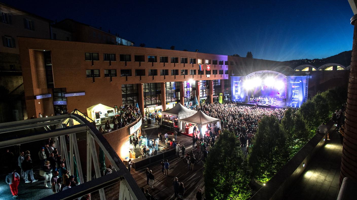 La musica lascia Piazzale alla Valle