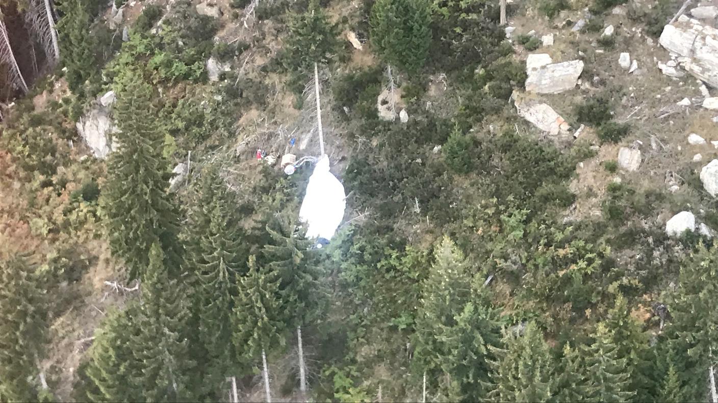 La mongolfiera si è fermata in un luogo impervio.jpg