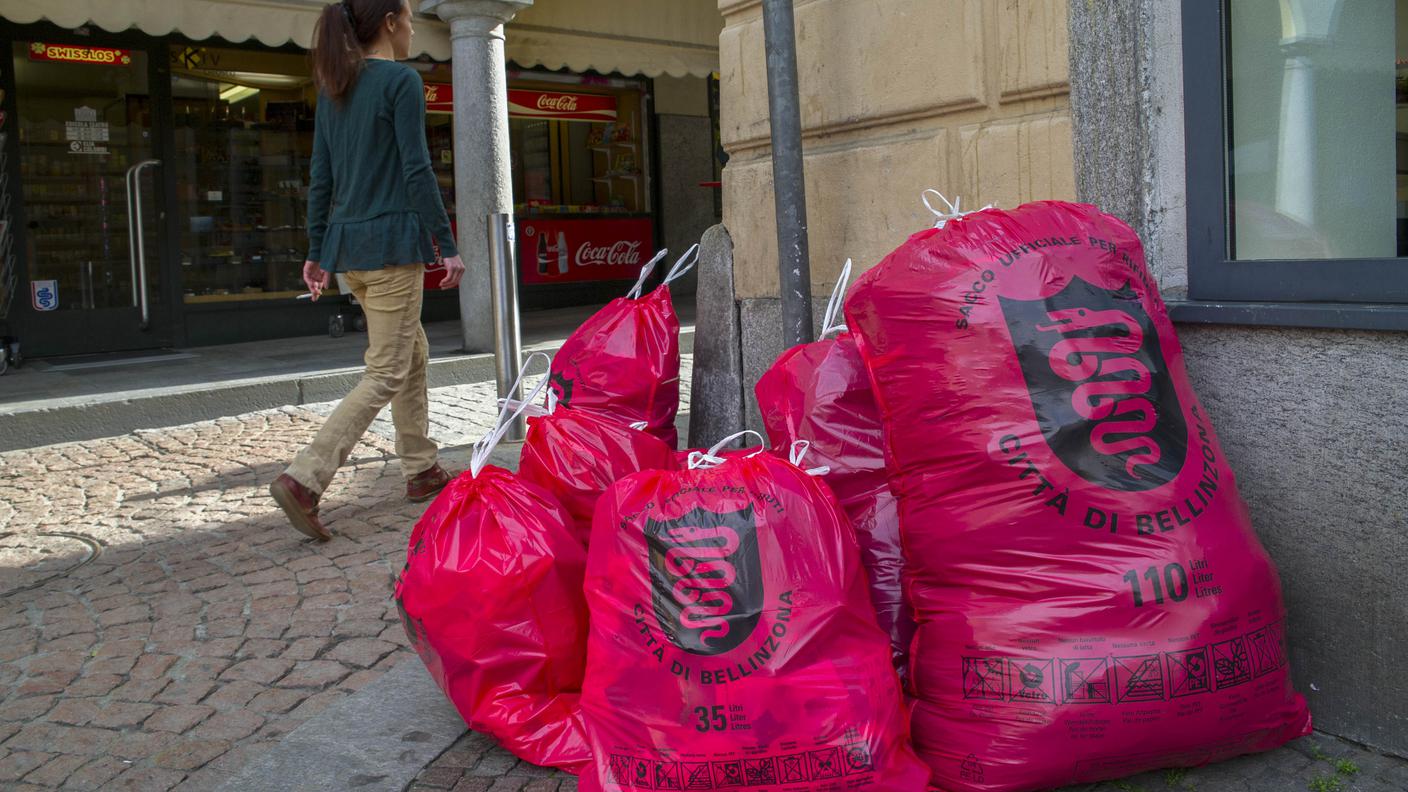 A Bellinzona la plastica finirà nel sacco