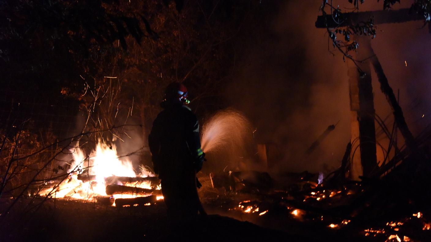 Casa in fiamme ad Arogno