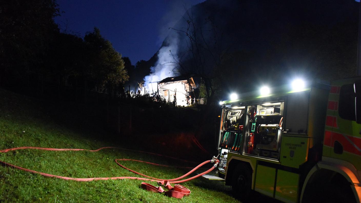 Casa in fiamme ad Arogno