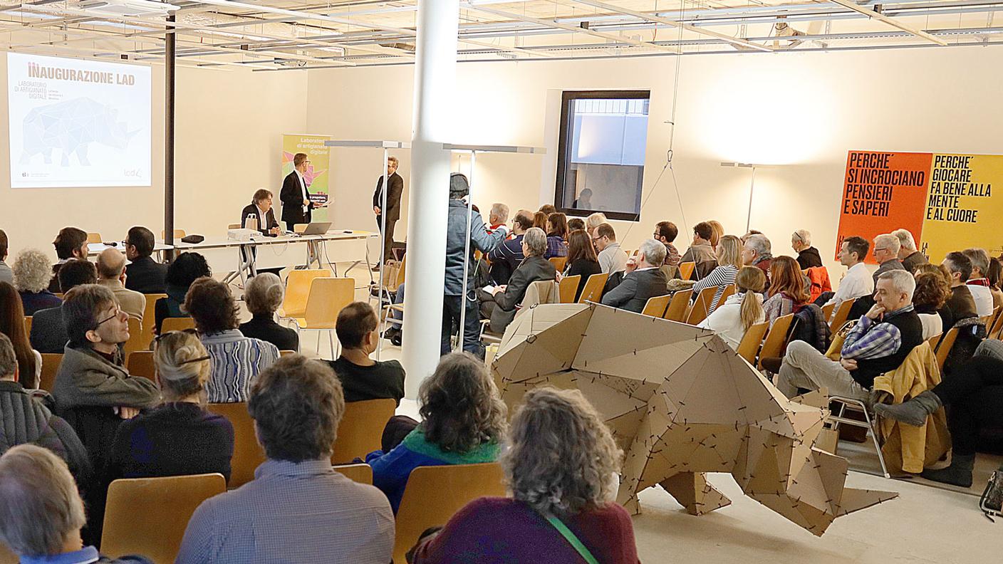 Si trova all'ultimo piano del centro culturale