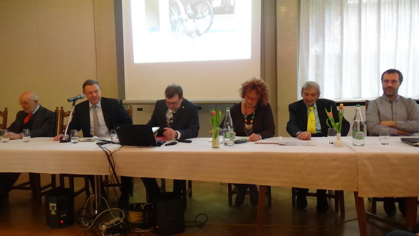 Il tavolo del comitato