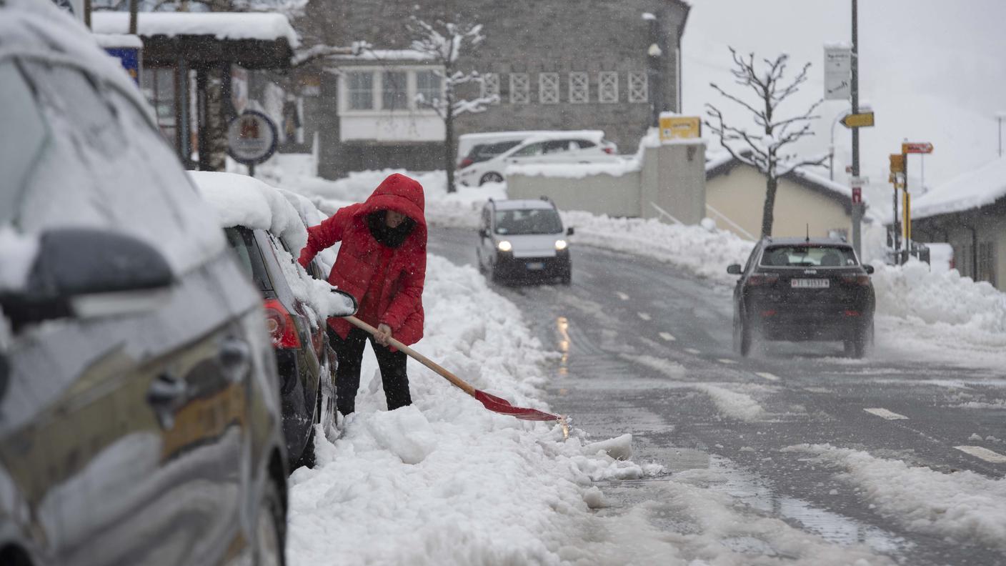 Airolo innevicata ad inizio aprile