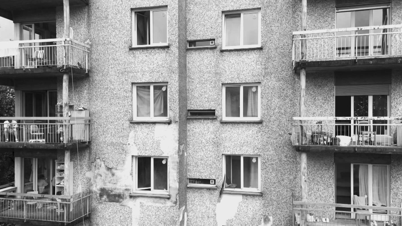 FOTO 2 - Il foyer per minori di Paradiso è ai limiti dell'agibilità. Da anni si annuncia la sua chiusura ma il Cantone non trova alternative per i minori (FOTO RSI).jpg