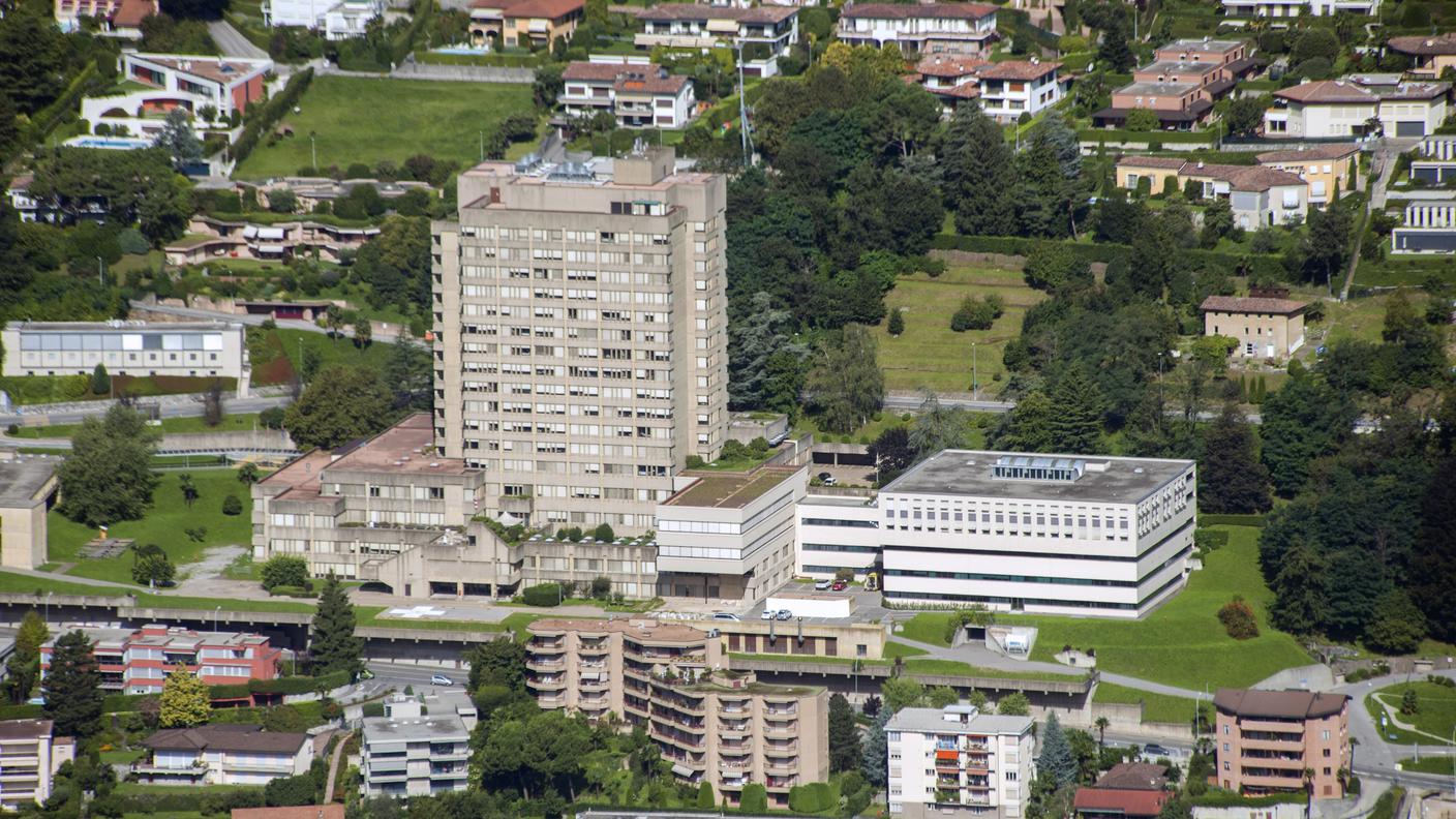 La sede del Cardiocentro (d) accanto al Civico (s)