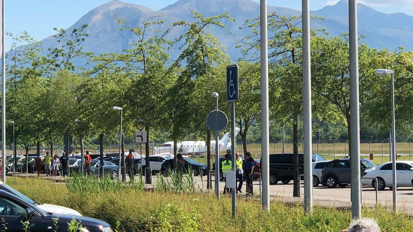 Visita di Pompeo in Ticino: l'atterraggio dell'aereo, stamani, allo scalo di Lugano Airport