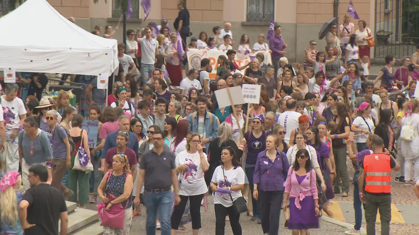 Gli organizzatori: "10'000 persone a Bellinzona"