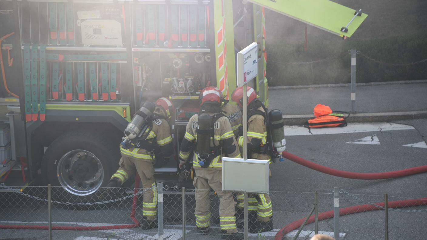 I pompieri di Lugano sono sul posto dell'incendio dalle 6.00 di martedì