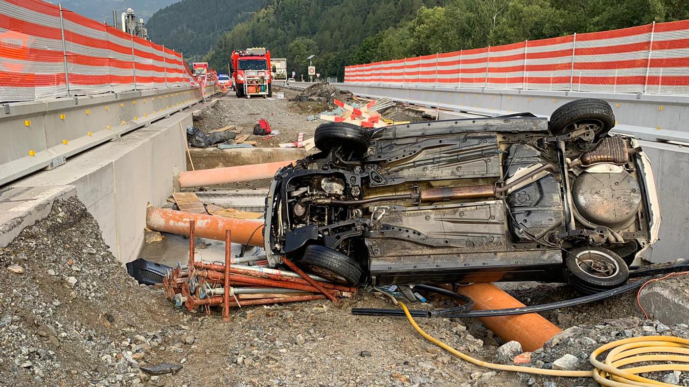 L'incidente ha provocato tre feriti ed è avvenuto sabato verso le 07.30