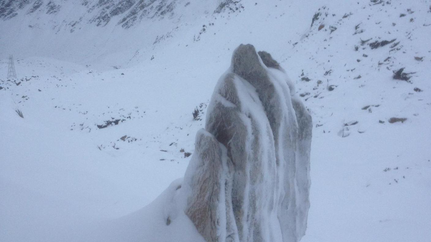 Il risveglio imbiancato del Passo Cristallina