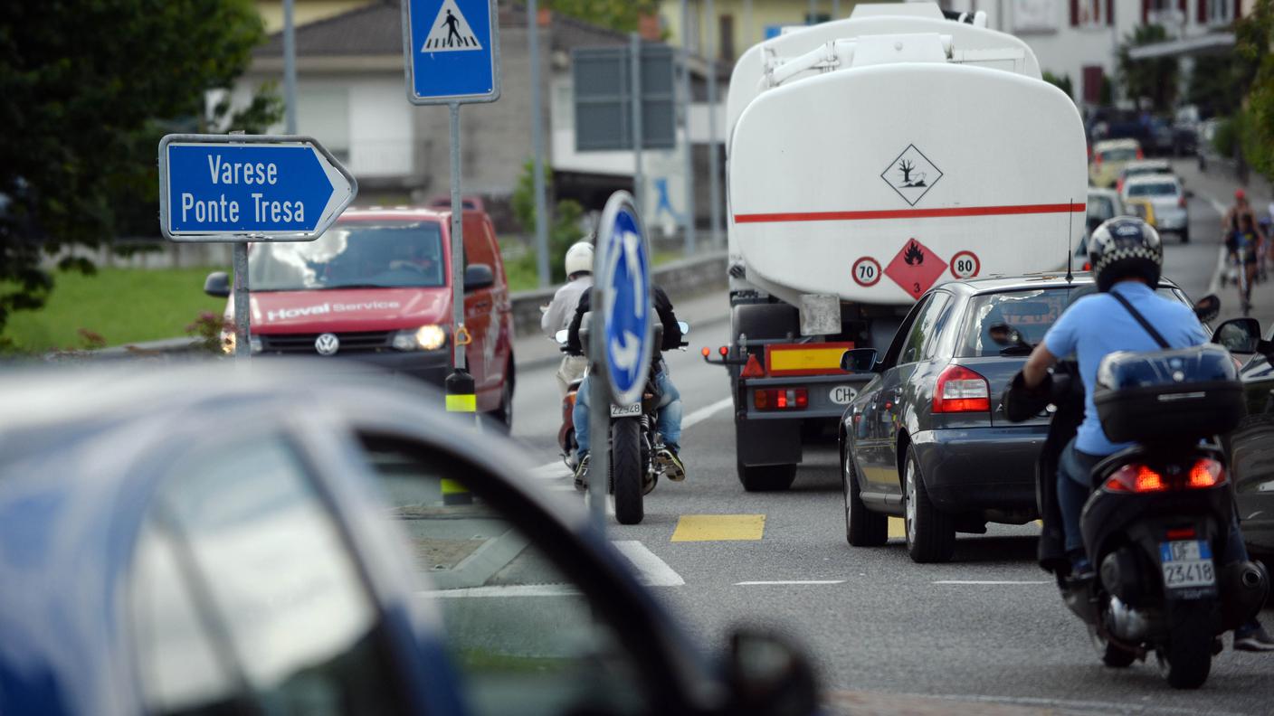 Un territorio che, dicono i sindaci, “soffoca nel traffico”.jpg