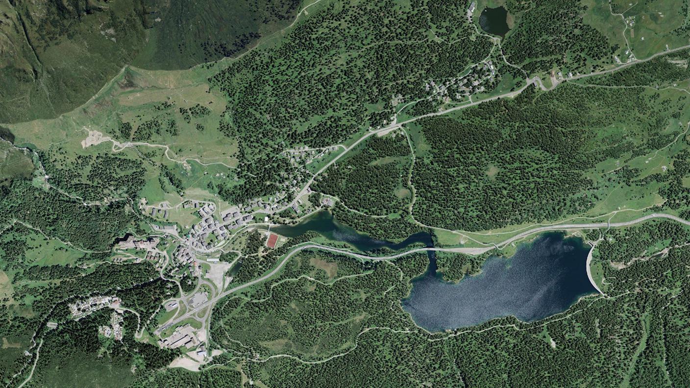 Lo sbarramento artificiale del Lago dell'Isola presenta alcune deformazioni sul versante a monte che vanno rimosse.