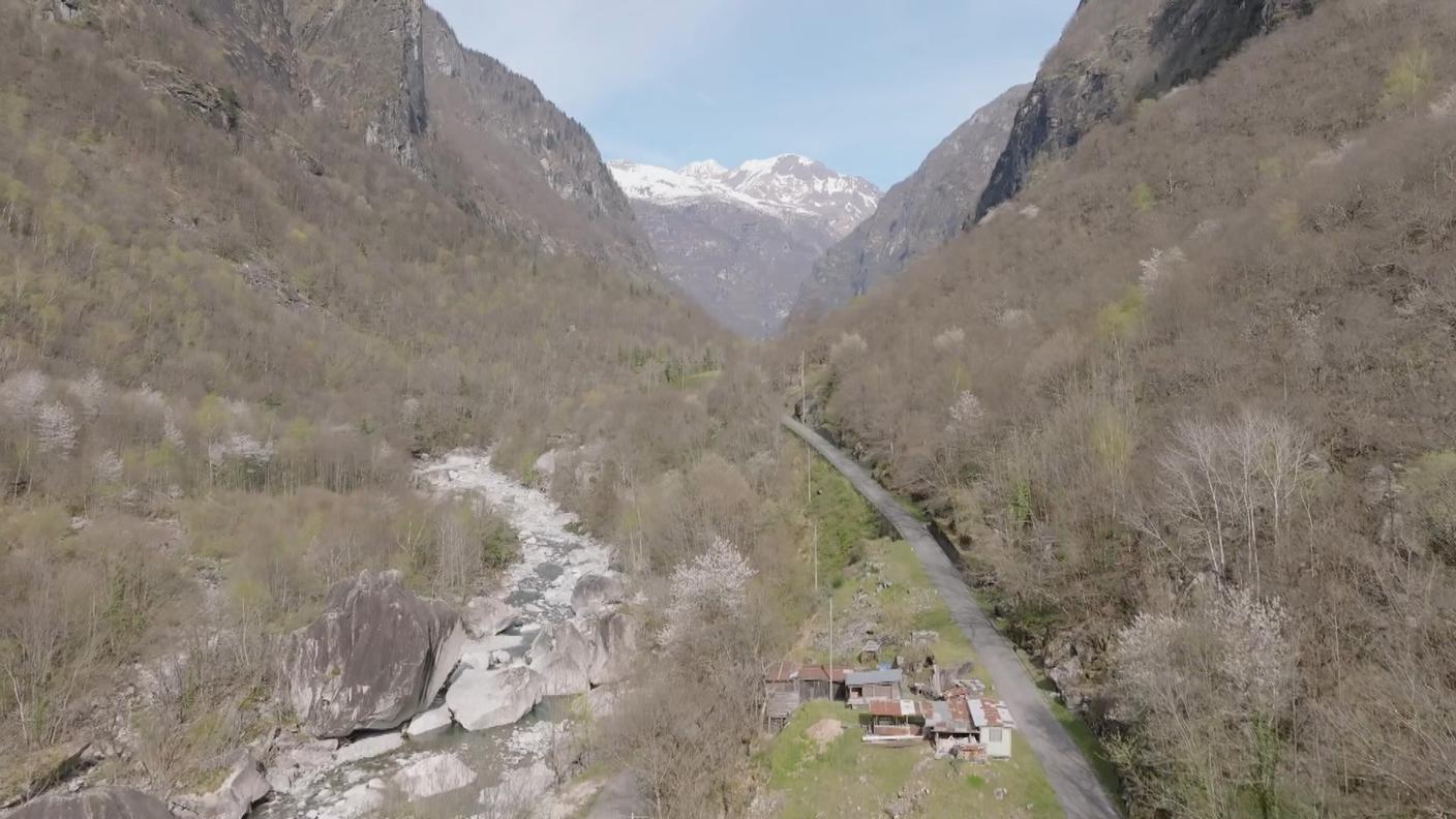 La strada della Val Bavona