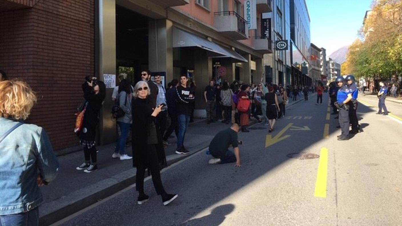 Mark, prosegue la protesta