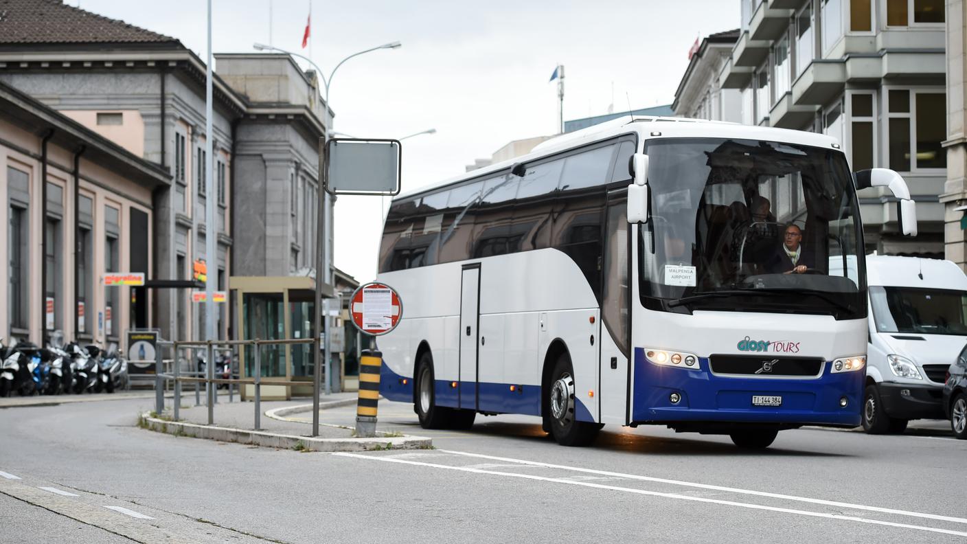 Dovranno essere venduti sei automezzi