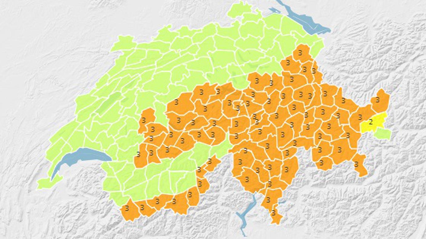 Allarme vento su Ticino e valli dei Grigioni italiani