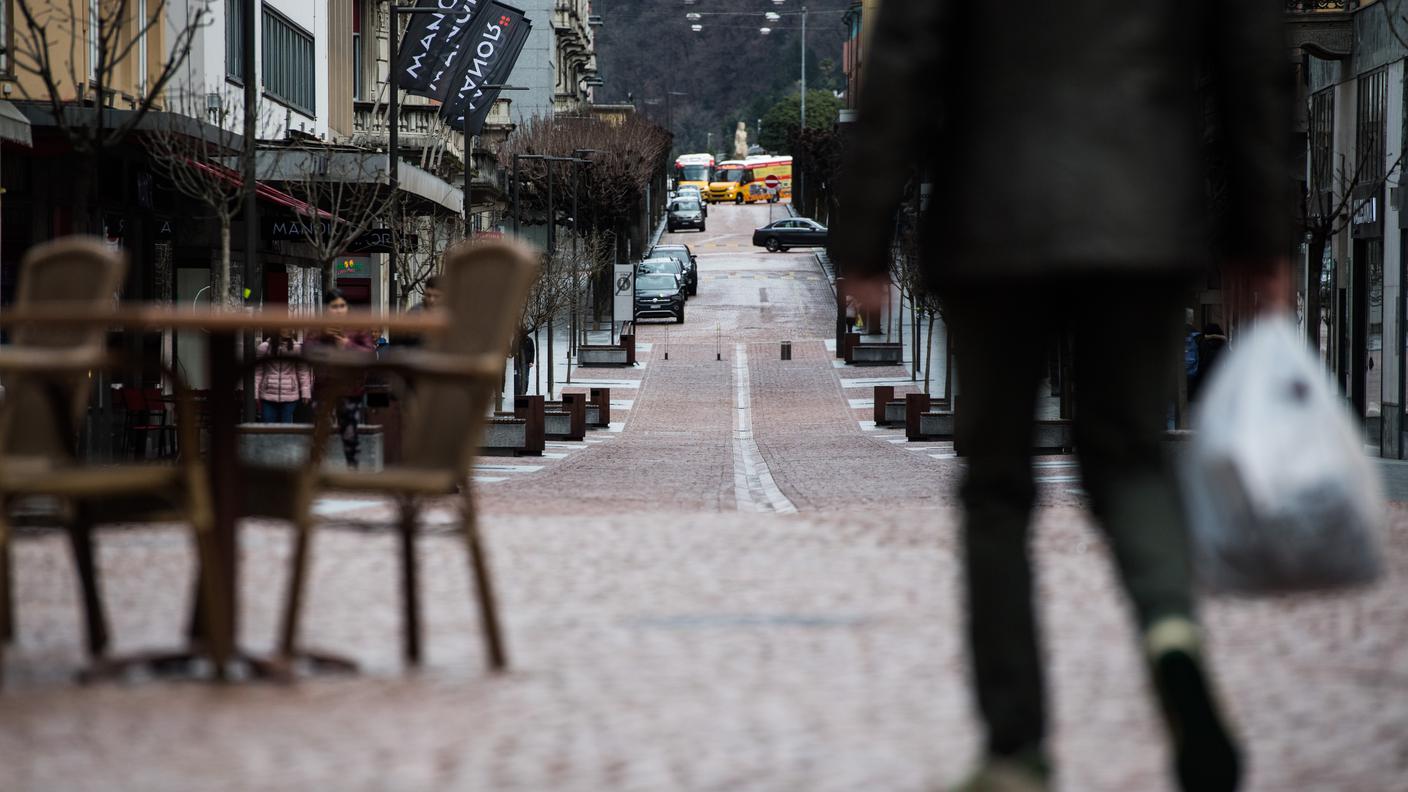 Sabato mattina a Bellinzona: la città è deserta