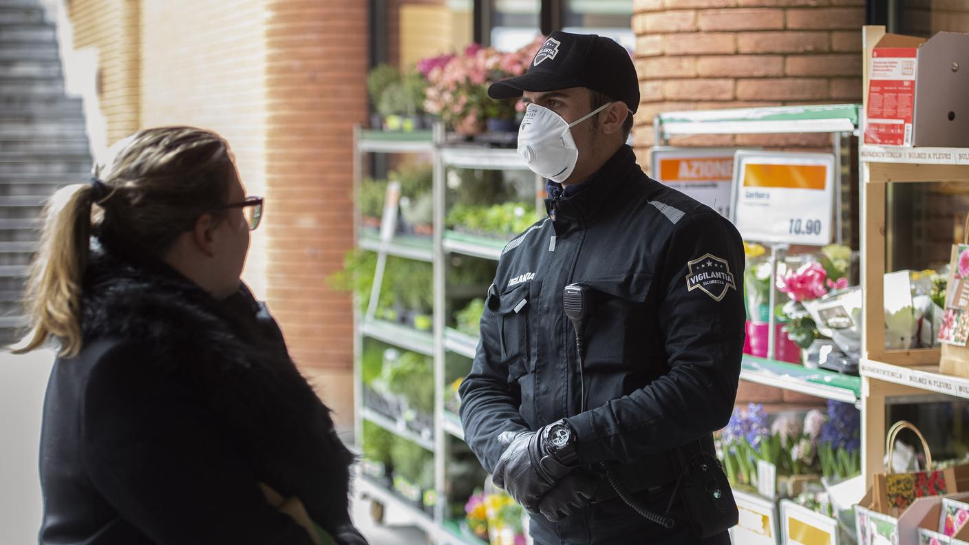 Mendrisio: controlli all'ingresso dei negozi