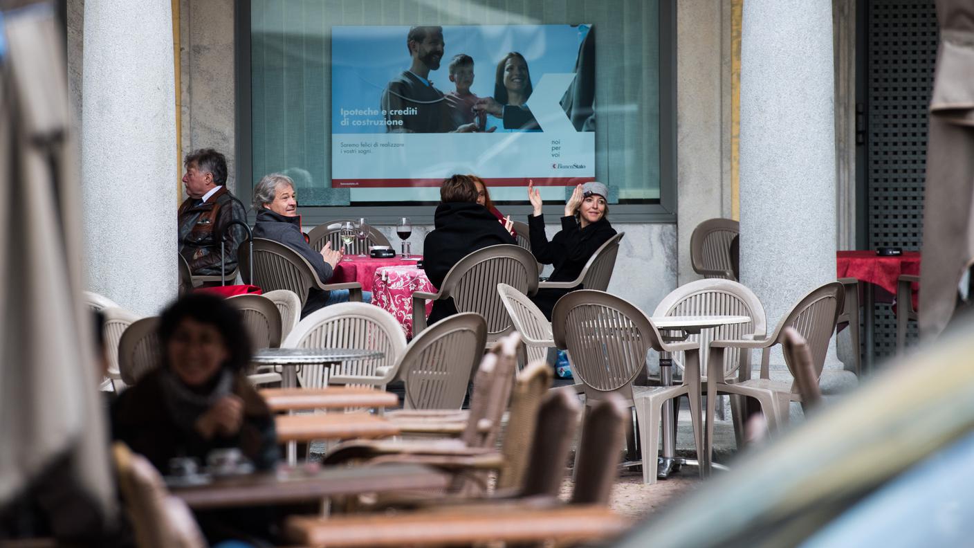 Bellinzona: applausi per il personale sanitario