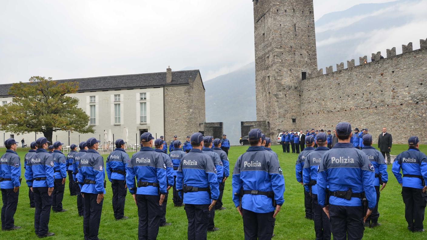 consegna armi polizia 4 26.10.2012 rm.jpg