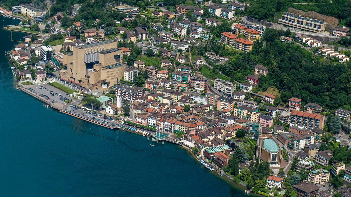 Una veduta aerea di Campione d'Italia