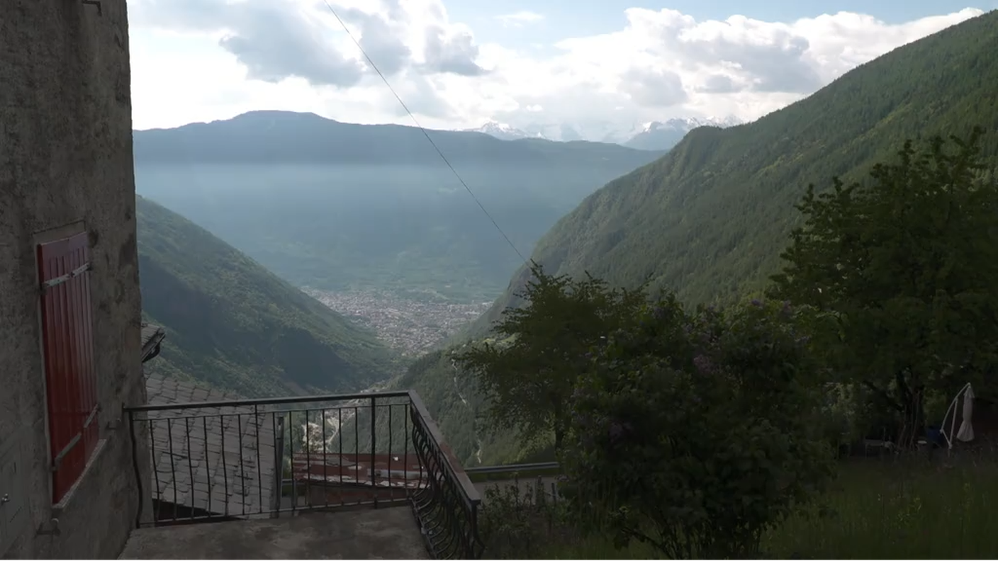 La vista su Tirano.png