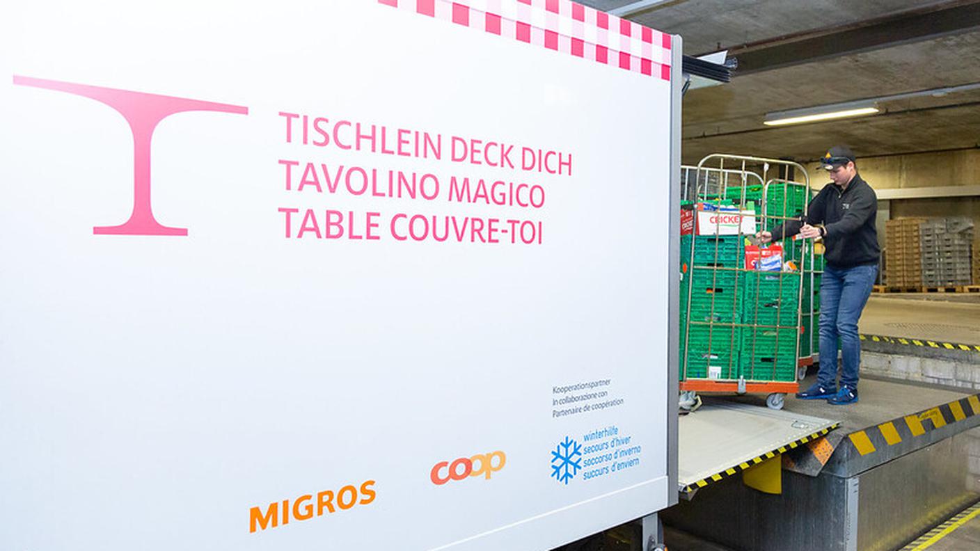 Il cibo non venduto, ma ancora di qualità, viene rimesso in circolo.jpg