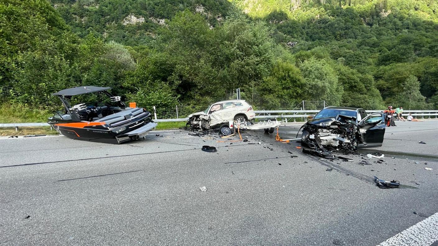 I veicoli dopo la collisione.jpg