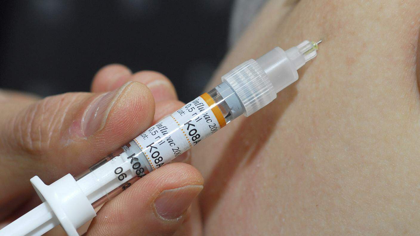 “Il picco influenzale viene raggiunto attorno a metà-fine gennaio, la vaccinazione a dicembre garantisce una copertura adeguata”
