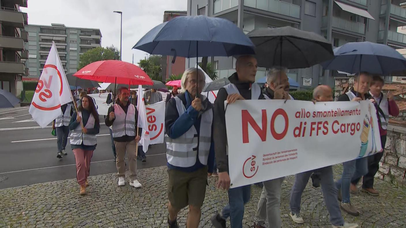 La testa del corteo contro lo smantellamento di FFS Cargo.jpg