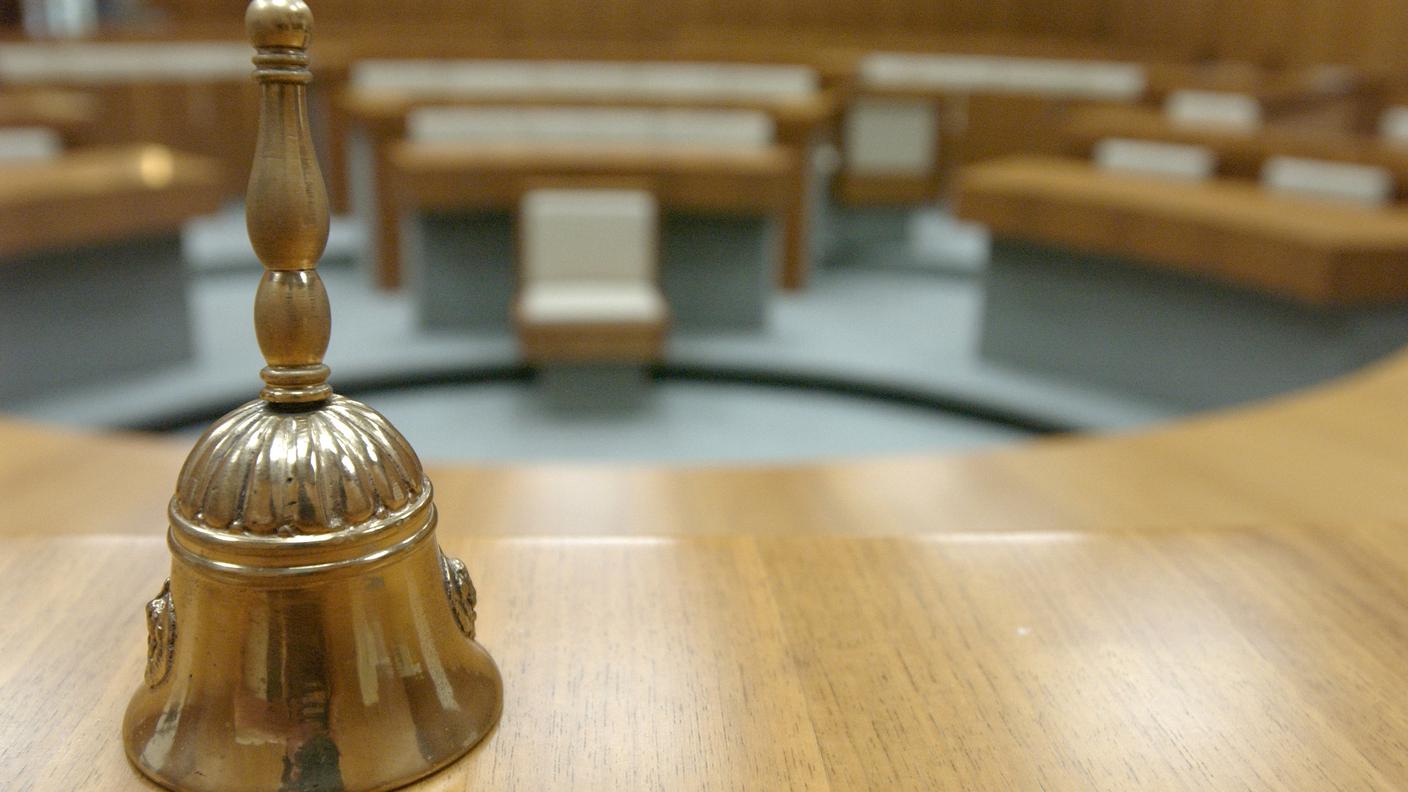 Ex funzionario in aula a gennaio
