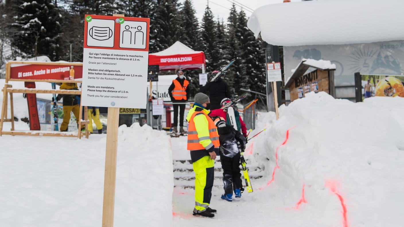 Airolo: sorveglianti che fanno rispettare le distanze