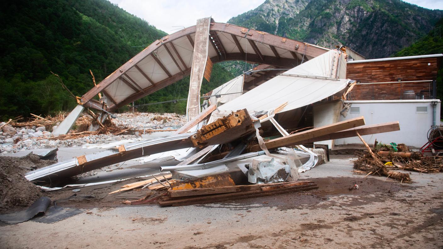 La pista del ghiaccio distrutta dall'alluvione del 2024