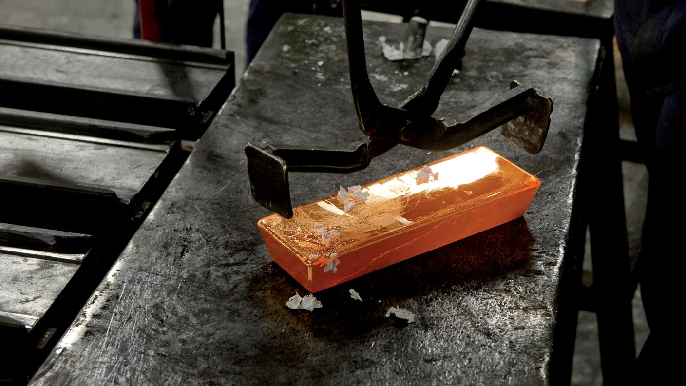 Un lingotto d'oro appena "sfornato"