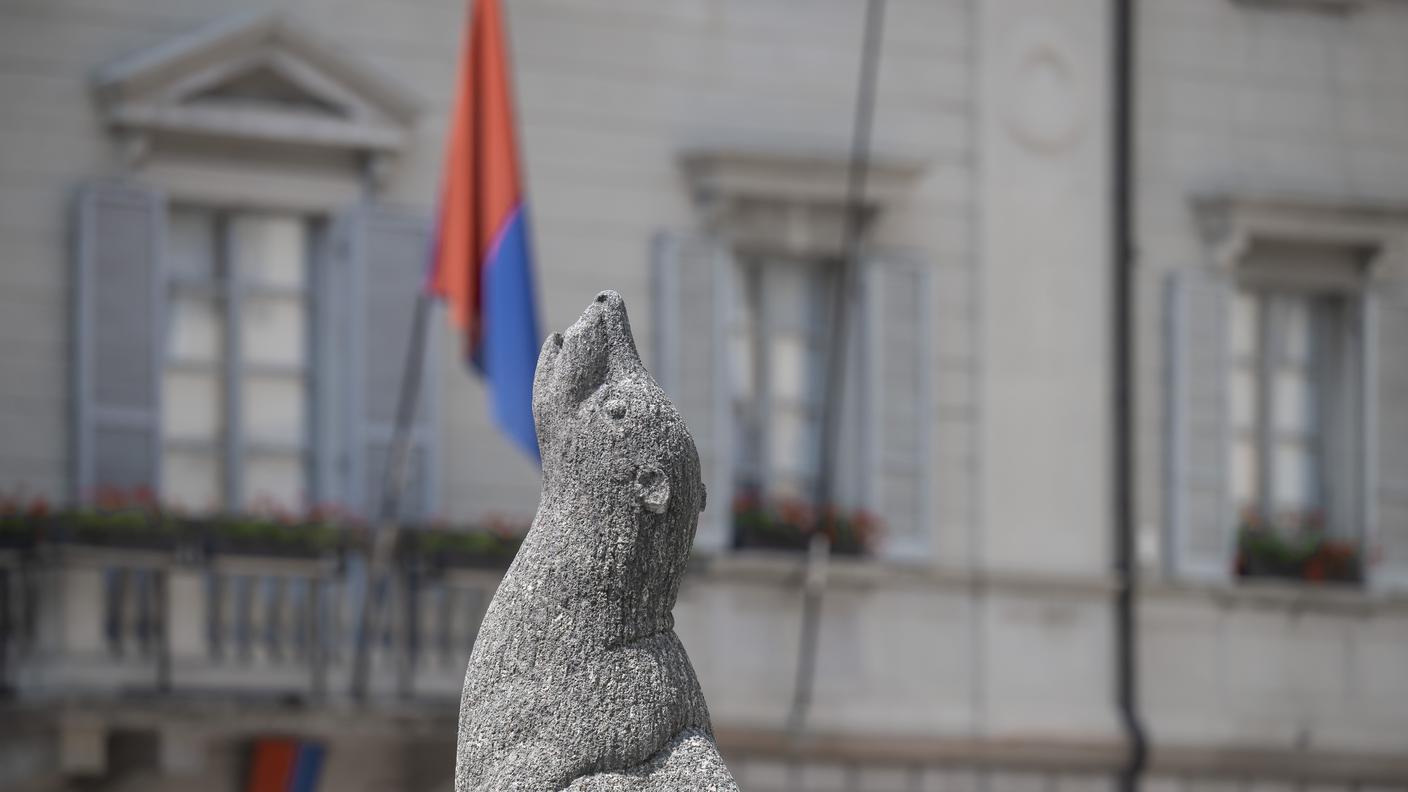 Per quanto riguarda le due iniziative popolari cantonali, il Consiglio di Stato conferma che l’entrata in vigore potrà avvenire solo contemporaneamente all’approvazione delle misure di finanziamento