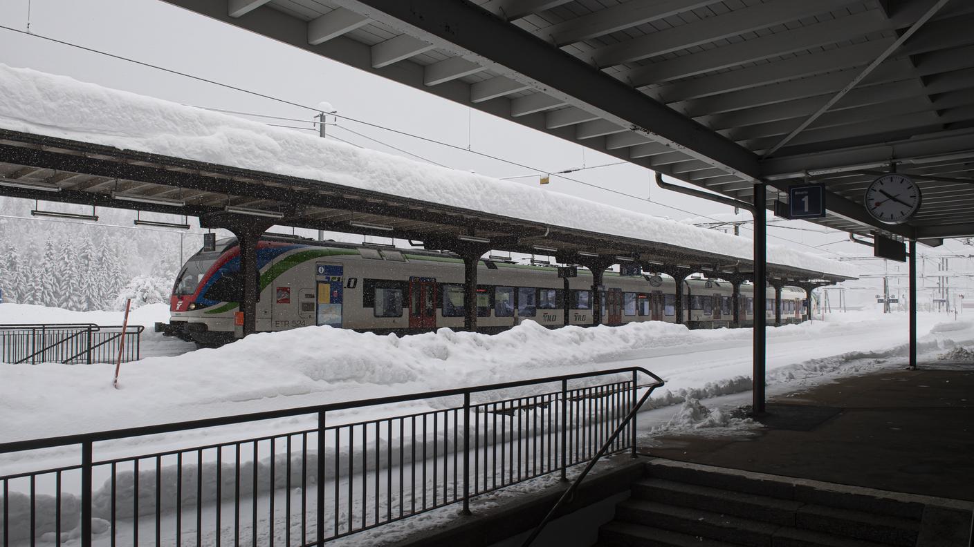 La stazione di Airolo quando nevica