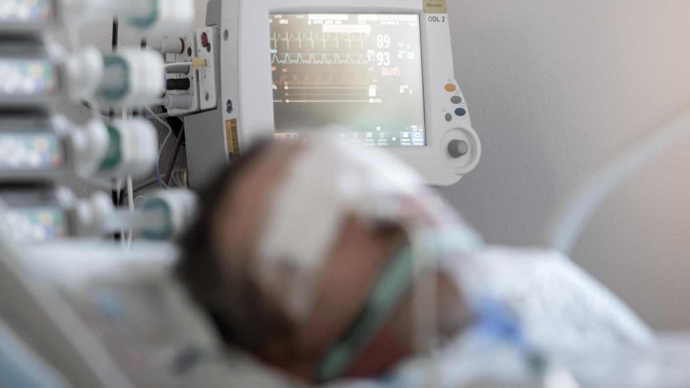 Un paziente intubato in cure Intensive nel reparto di pediatria a Locarno