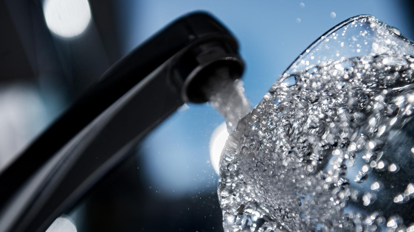 Nelle zone interessate non bisogna bere acqua fino a nuovo avviso. L'acqua non è nemmeno adatta per l’igiene personale o per lavare i vestiti