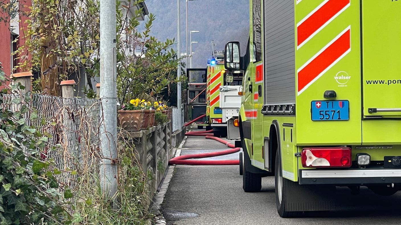 Sul posto i pompieri in forze