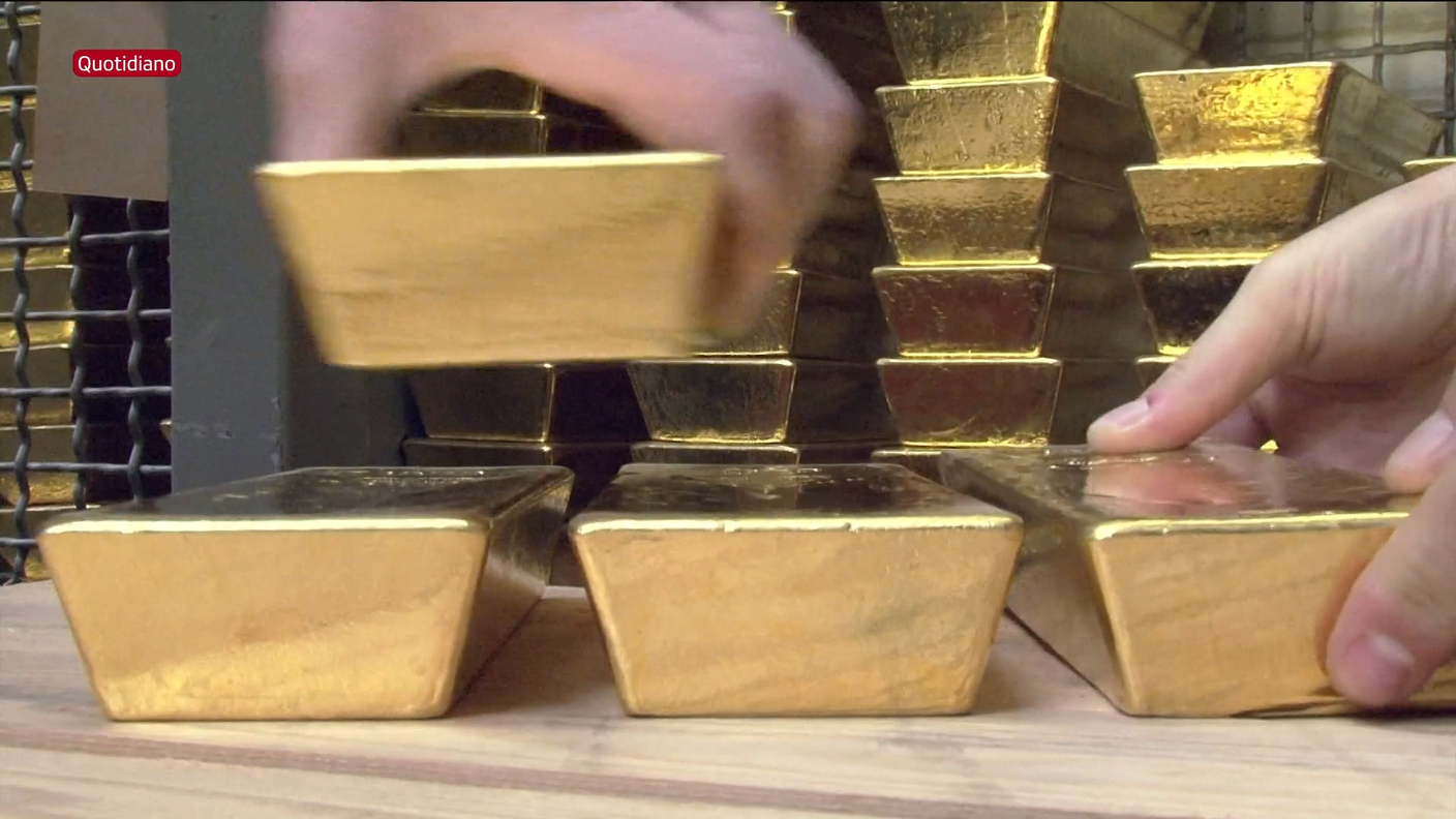 Lingotti, ma anche gioielli nascosti nei vani dei veicoli