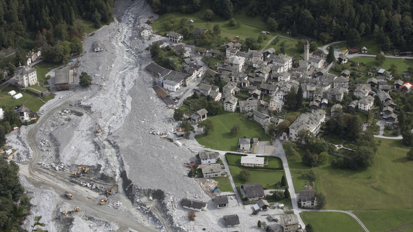 Il paese di Bondo era stato travolto dalle colate che avevano portato a valle parte del materiale franato in quota