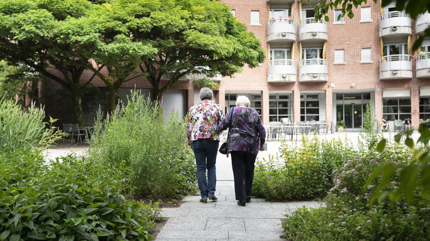 Mortalità molto elevata nelle case anziani in Svizzera: ora manca fiducia?