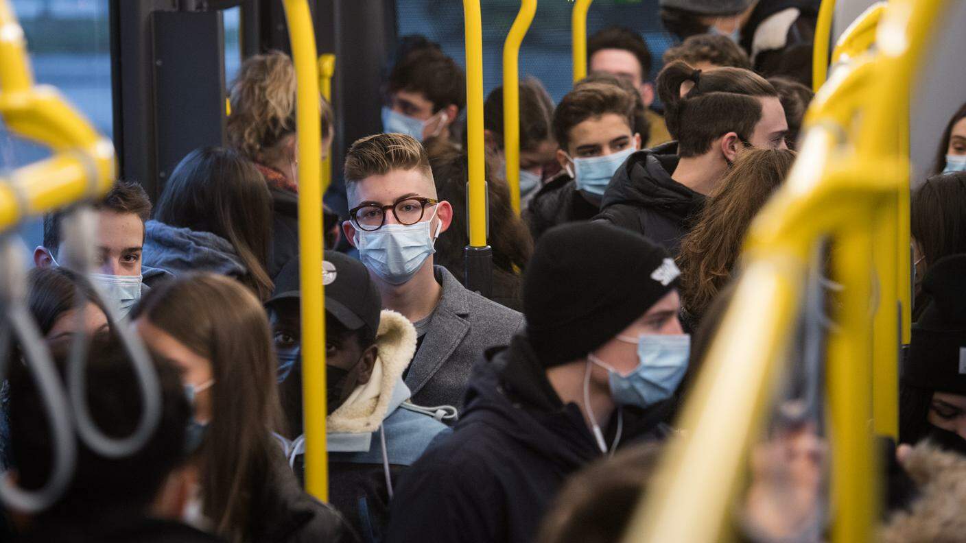 Trasporti pubblici: in futuro vaccinazione o mascherina?